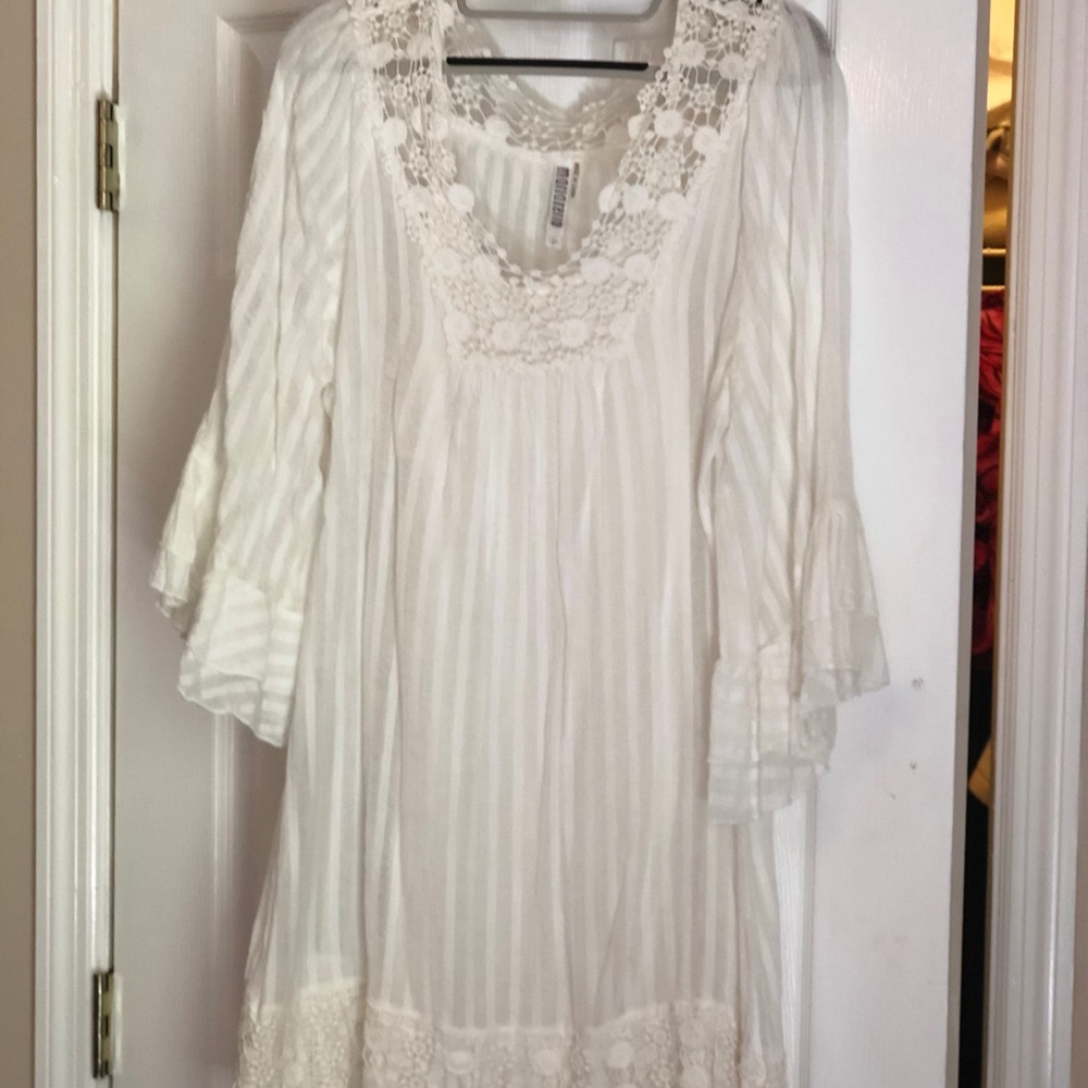 Brand New.  Never worn white dress/tunic. Large.